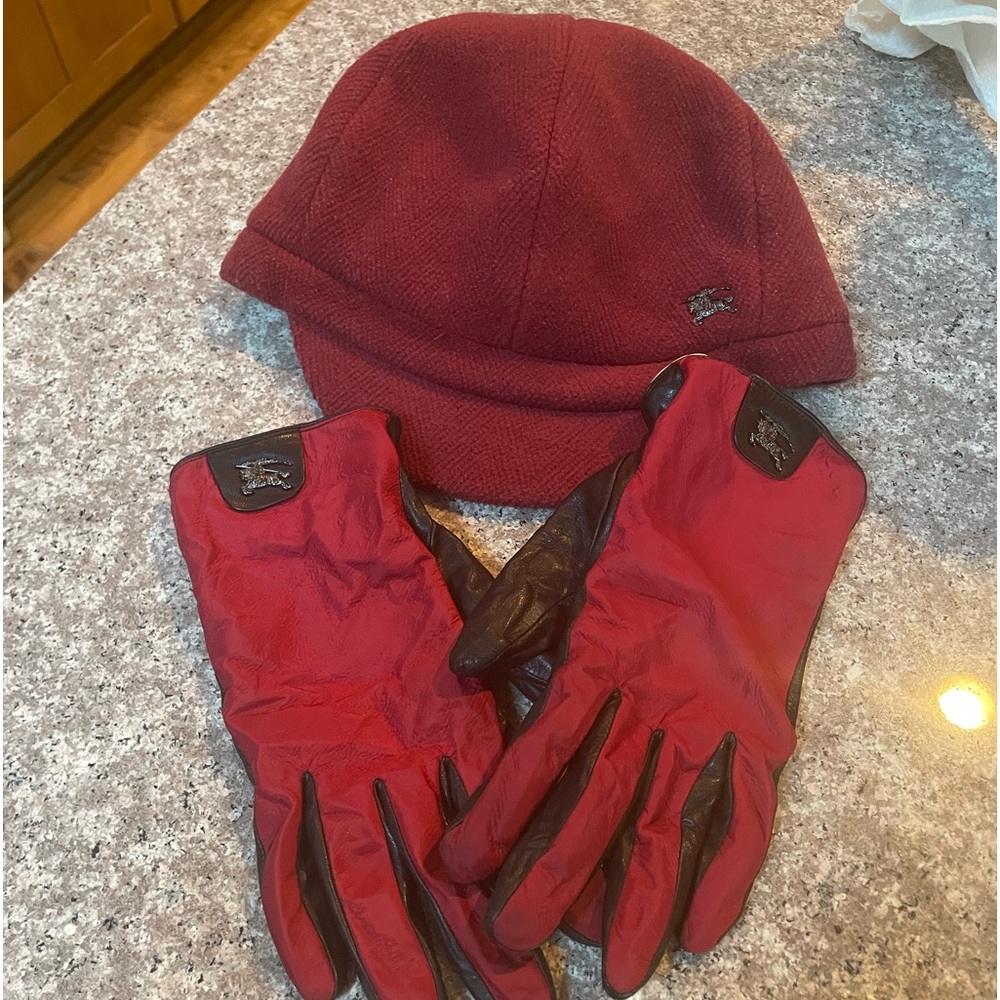 Burberry Hat and Glove set